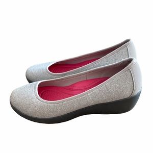 Crocs Duet Busy Day heather gray ballet wedge 10